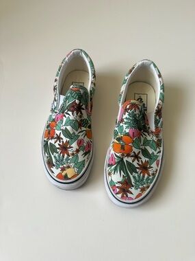 Vans Classic Wmns  Multi Tropic Floral colorway Slip-On Shoes~7